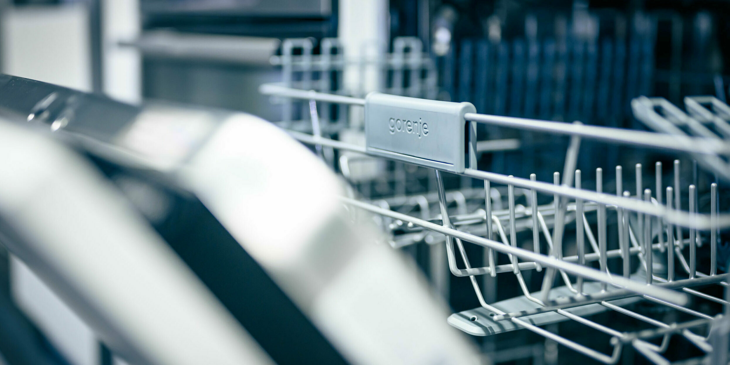 Gorenje Geschirrspüler mit Logo Geschirrkorb